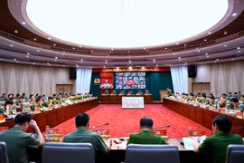 Phát huy vai trò gương mẫu, phấn đấu hoàn thành xuất sắc nhiệm vụ được giao