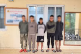 Tóm gọn 5 kẻ manh động đe dọa cướp tài sản