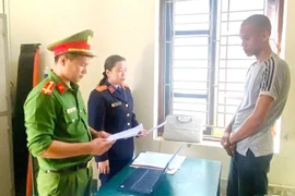 'Siêu trộm' với chiều cao khủng cắt điện, phá camera lấy tài sản