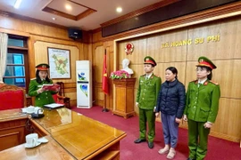 Để "cát tặc" khai thác trái phép, Phó Giám đốc Trung tâm hành chính công bị khởi tố