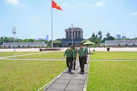 Bền bỉ thực hiện nhiệm vụ dưới thời tiết nắng, nóng kỷ lục