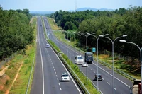 Đề nghị có giải pháp cung cấp nhiên liệu tại 2 trạm dừng nghỉ trên tuyến cao tốc TP.HCM - Long Thành -Dầu Giây