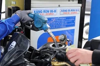 Xăng RON95 tăng giá nhẹ, dầu hỏa tăng hơn 2.500 đồng/lít từ 22h đêm nay