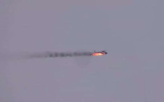 Hình ảnh chiếc trực thăng Mi-8 của quân đội Syri bị bắn hạ