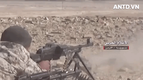 Súng máy huyền thoại PKM Liên Xô theo chân lính Nga tới Bắc Cực