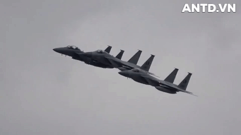 F-15 cụt cánh vẫn lết về căn cứ an toàn, kỳ tích vừa lặp lại lần thứ 2