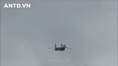 Khả năng nhào lộn tuyệt vời của tiêm kích Su-30SM Khả năng nhào lộn tuyệt vời của tiêm kích Su-30SM