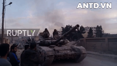 Xe tăng T-90 của quân đội Syria tại Đông Ghouta Xe tăng T-90 của quân đội Syria tại Đông Ghouta