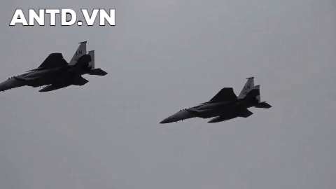 F-15 cụt cánh vẫn lết về căn cứ an toàn, kỳ tích vừa lặp lại lần thứ 2