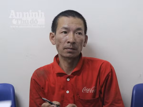 Rượu say, con trai vác dao chém mẹ nhập viện ảnh 1