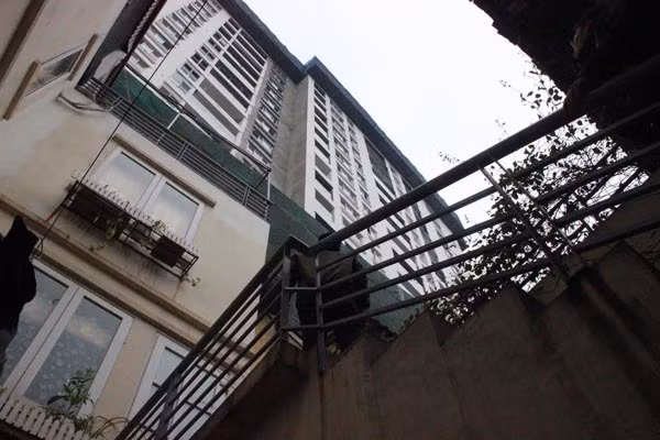 Dân kêu cứu tại dự án 8B Lê Trực ảnh 1