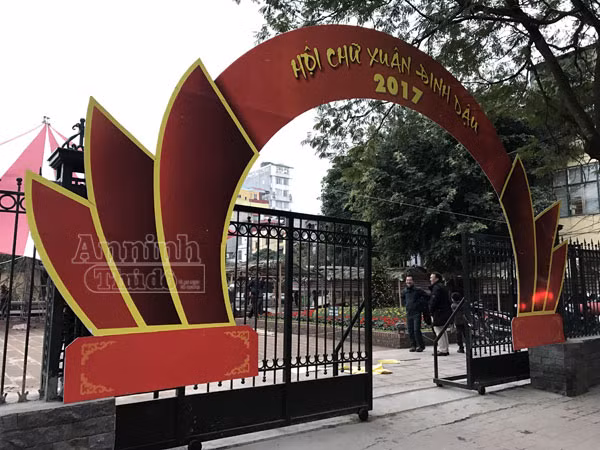 Phố ông đồ hối hả dựng lều chõng ảnh 1