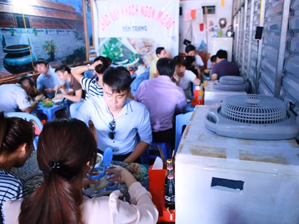 Những “chiêu” làm mát ngày hè cho người nghèo ảnh 1