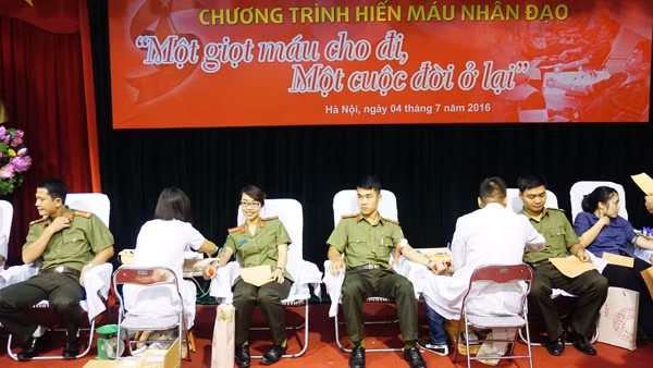 "Giọt máu nghĩa tình vì đồng đội thân yêu" ảnh 7