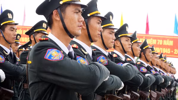 Lãnh đạo Bộ Công an thăm và động viên lực lượng luyện tập chuẩn bị buổi lễ mít tinh ảnh 8