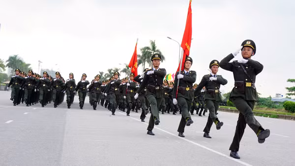 Lãnh đạo Bộ Công an thăm và động viên lực lượng luyện tập chuẩn bị buổi lễ mít tinh ảnh 18