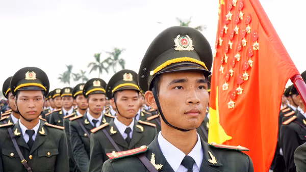 Lãnh đạo Bộ Công an thăm và động viên lực lượng luyện tập chuẩn bị buổi lễ mít tinh ảnh 4
