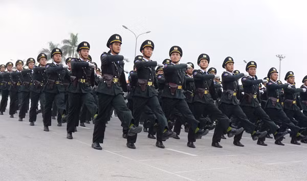 Lãnh đạo Bộ Công an thăm và động viên lực lượng luyện tập chuẩn bị buổi lễ mít tinh ảnh 14
