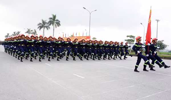 Lãnh đạo Bộ Công an thăm và động viên lực lượng luyện tập chuẩn bị buổi lễ mít tinh ảnh 13