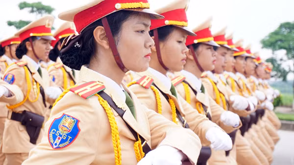 Lãnh đạo Bộ Công an thăm và động viên lực lượng luyện tập chuẩn bị buổi lễ mít tinh ảnh 6