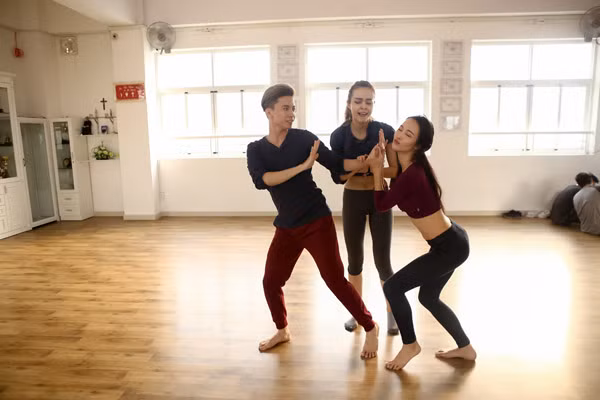 Thầy trò Khánh Thy sẵn sàng "đối đầu" với Chí Anh trong trận đầu ra quân ảnh 3