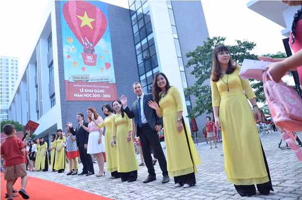 "Bức tường tài năng" đầy ấn tượng của học sinh trong Lễ khai giảng ảnh 2