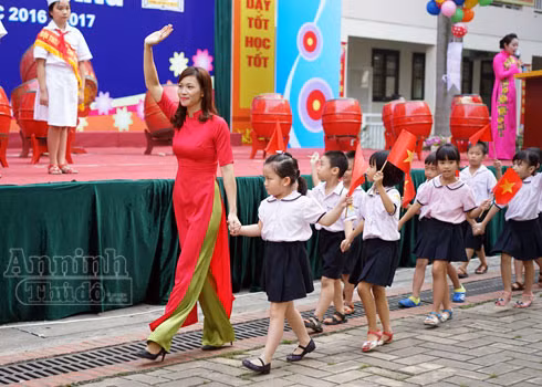 Hơn 1.000 học sinh Trường Tiểu học Lý Thái Tổ bước vào năm học mới ảnh 4 Hơn 1.000 học sinh Trường Tiểu học Lý Thái Tổ bước vào năm học mới ảnh 4