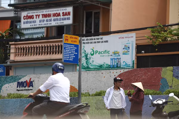 Sợ như…đợi xe buýt giữa nắng trưa ảnh 7