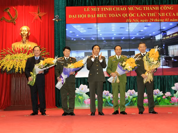 Bộ Công an tổ chức lễ mít tinh chào mừng thành công của Đại hội Đảng XII ảnh 2