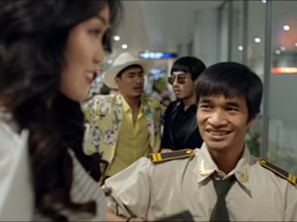 Ai tiếp tay cho Lệ Rơi nổi tiếng? ảnh 1