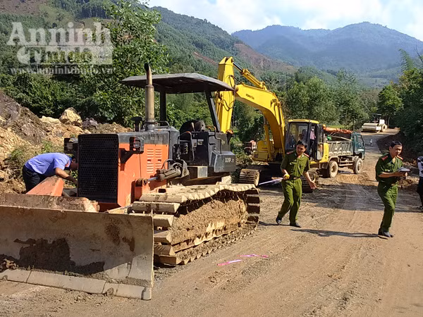 Xe ủi công trình cán chết công nhân ảnh 1