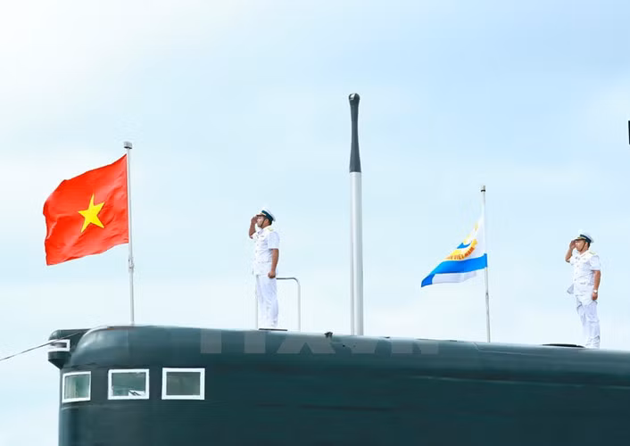 Cận cảnh hai tàu ngầm Bà Rịa - Vũng Tàu và Đà Nẵng ảnh 15