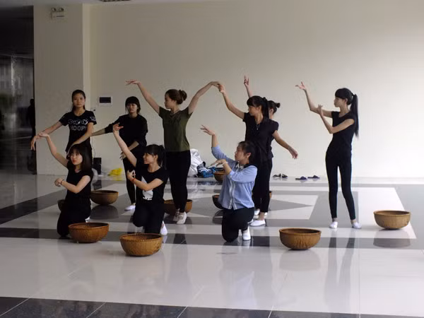 Sinh viên Hà Nội Mãi mãi tri ân các thầy giáo, cô giáo kính yêu ảnh 5