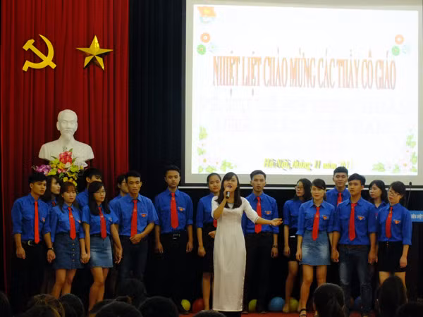 Sinh viên Hà Nội Mãi mãi tri ân các thầy giáo, cô giáo kính yêu ảnh 2