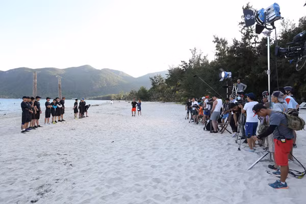 Dàn trai đẹp gạt bỏ "tư thù", ngồi lại chuyện trò, chăm sóc lẫn nhau ảnh 1