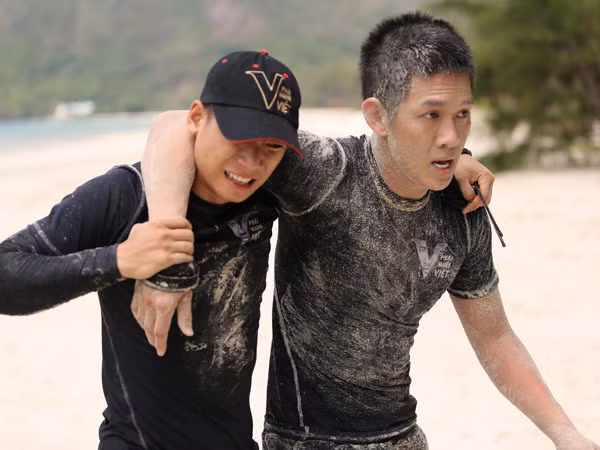 Dàn trai đẹp gạt bỏ "tư thù", ngồi lại chuyện trò, chăm sóc lẫn nhau ảnh 6