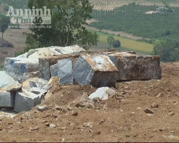 Sập mỏ đá granit, 4 người thương vong ảnh 2