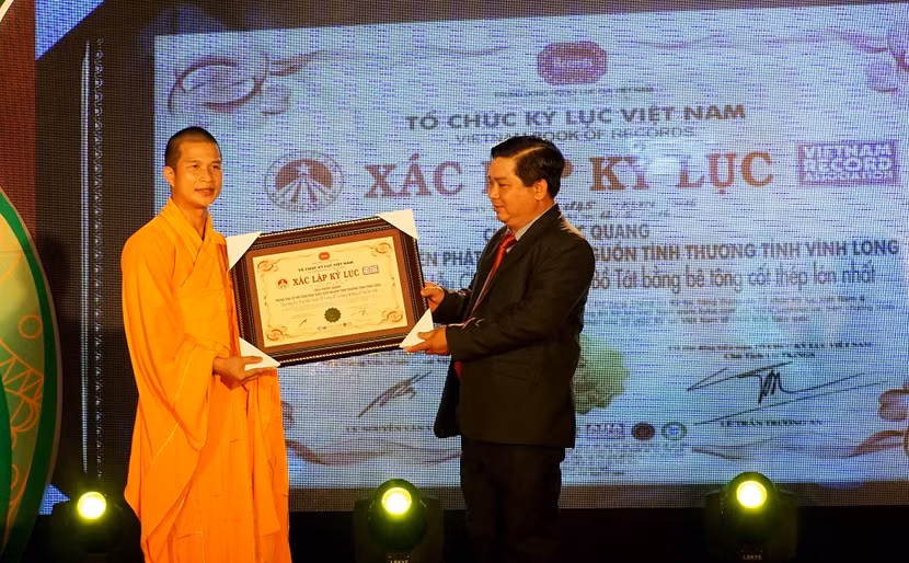 Thủ tướng Chính phủ tặng Bằng khen cho Đại đức Thích Phước Ngọc ảnh 3