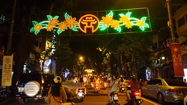 Vui tết Độc Lập trong ánh đèn lung linh ảnh 8