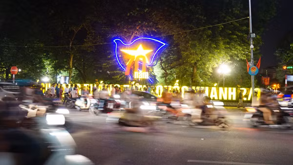 Vui tết Độc Lập trong ánh đèn lung linh ảnh 7