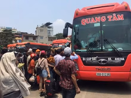 Toàn cảnh các điểm du lịch trên rừng dưới biển "thất thủ" dịp này ảnh 3