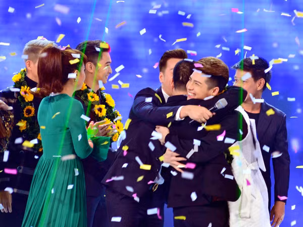 Noo Phước Thịnh rạng ngời đăng quang ngôi vị quán quân The Remix ảnh 7