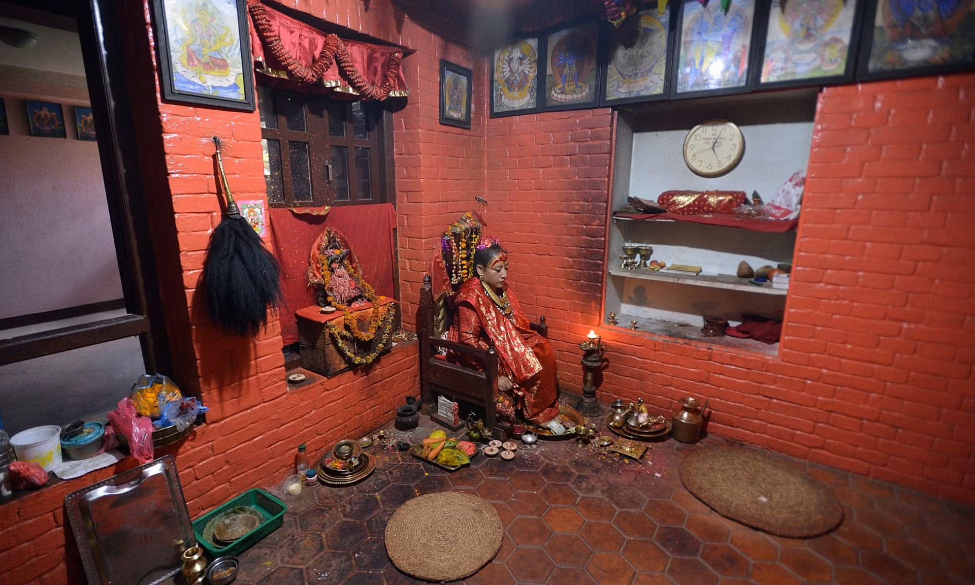 Kumari tại Nepal (2): Nữ thần hoàn tục ra sao? ảnh 9