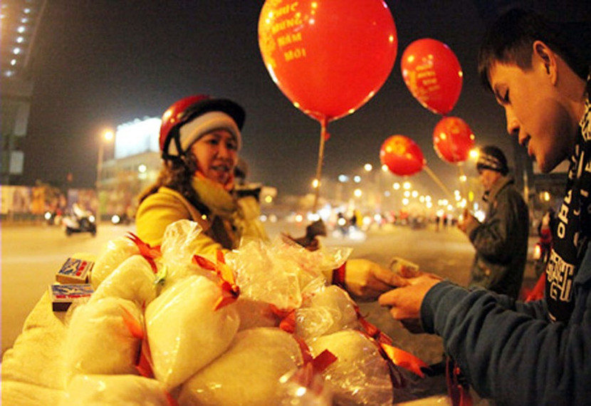 Nhiều người tâm niệm đầu năm mua muối cả năm sẽ làm ăn phát đạt, may mắn, thuận lợi, sung túc