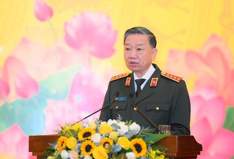 Đại tướng, GS.TS Tô Lâm - Ủy viên Bộ Chính trị, Bí thư Đảng ủy Công an Trung ương, Bộ trưởng Bộ Công an tham luận tại Hội nghị