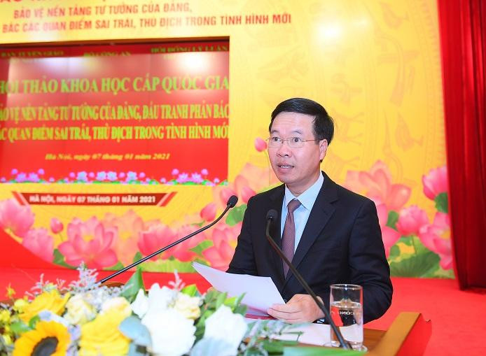 Đồng chí Võ Văn Thưởng - Ủy viên Bộ Chính trị, Bí thư Trung ương Đảng, Trưởng Ban Tuyên giáo Trung ương, Trưởng Ban Chỉ đạo 35 Trung ương phát biểu kết luận Hội thảo