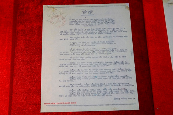 Bản Tuyên ngôn độc lập, Chủ tịch Hồ Chí Minh đã đọc tại Quảng trường Ba Đình ngày 2-9-1945 Bản Tuyên ngôn độc lập, Chủ tịch Hồ Chí Minh đã đọc tại Quảng trường Ba Đình ngày 2-9-1945