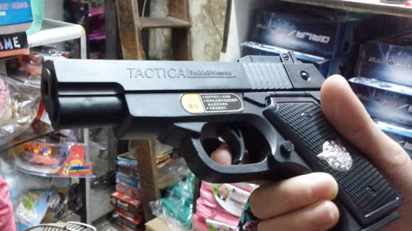 Mùa Trung thu: Tràn lan đồ chơi bạo lực ảnh 1