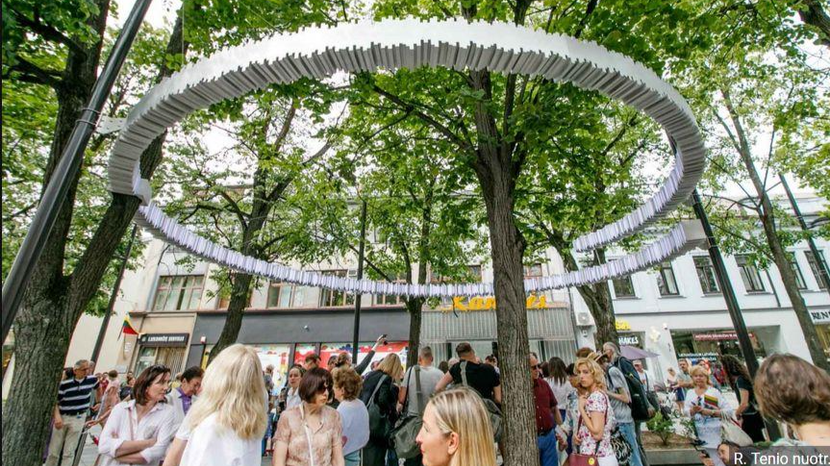 Đài tưởng niệm ông Jan ông Zwartendijk ở Kaunas