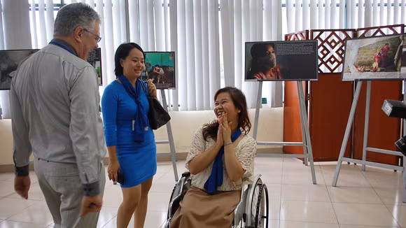 Cây xương rồng vẫn nở hoa ảnh 1